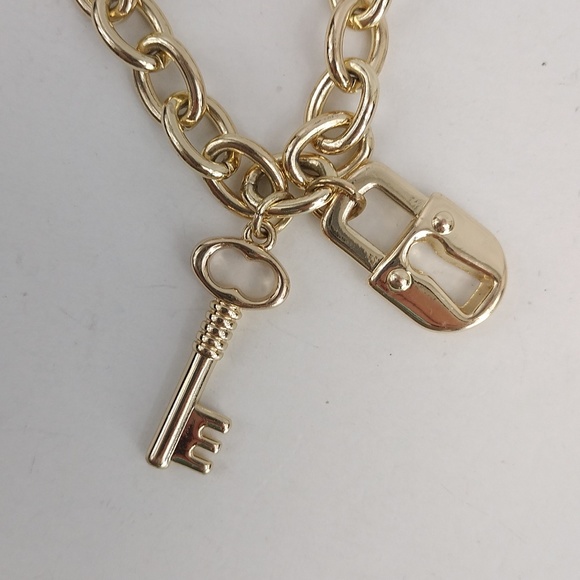 Mary Kay Lock and Key Charm Bracelet - Picture 3 of 8